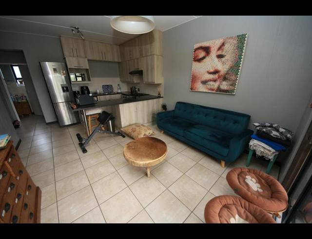 2 BEDROOM PROPERTY TO RENT IN BARBEQUE DOWNS